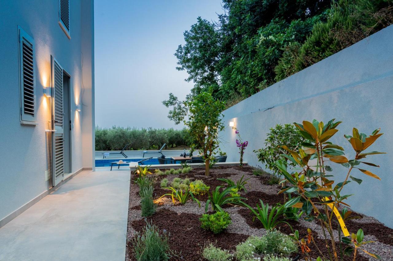 Seaside Elegance Suites Komiža 外观 照片