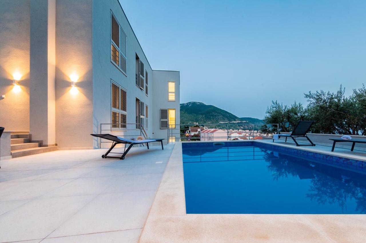 Seaside Elegance Suites Komiža 外观 照片